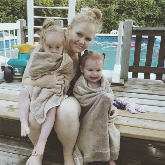 Meet your Posher, Jessica - Picture 1 of 1